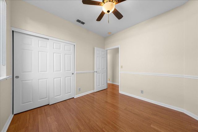 1074 Rathbone Cir, Folsom, CA 95630