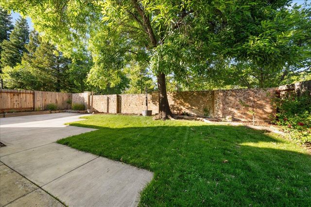 1074 Rathbone Cir, Folsom, CA 95630