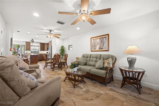 4803 SW Santa Barbara CT 8, Cape Coral, FL 33914