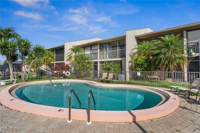 4803 SW Santa Barbara CT 8, Cape Coral, FL 33914