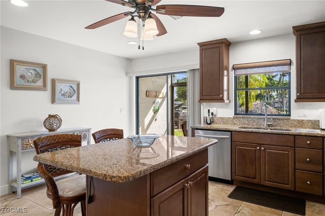 4803 SW Santa Barbara CT 8, Cape Coral, FL 33914