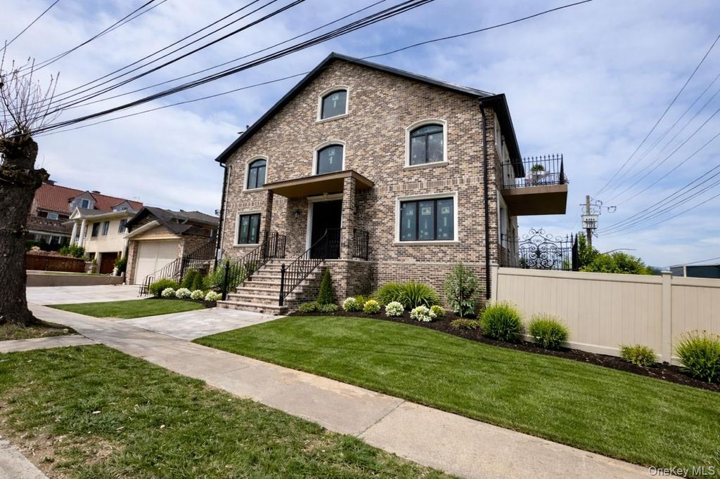 168-19 12 road, Beechhurst, NY 11357