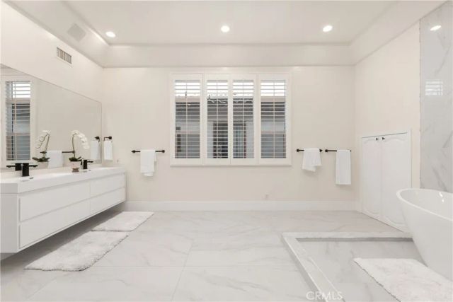 14713 Valleyheart Drive, Sherman Oaks, CA 91403