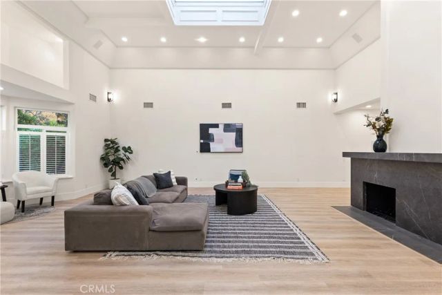 14713 Valleyheart Drive, Sherman Oaks, CA 91403