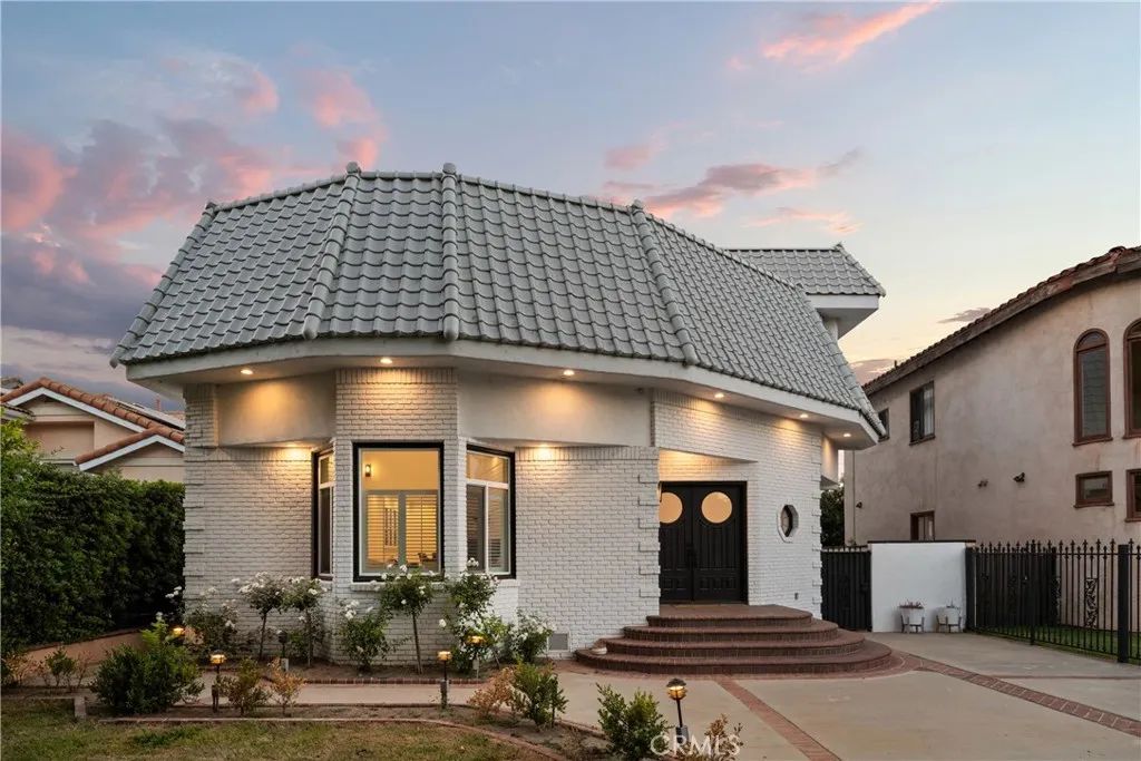 14713 Valleyheart Drive, Sherman Oaks, CA 91403