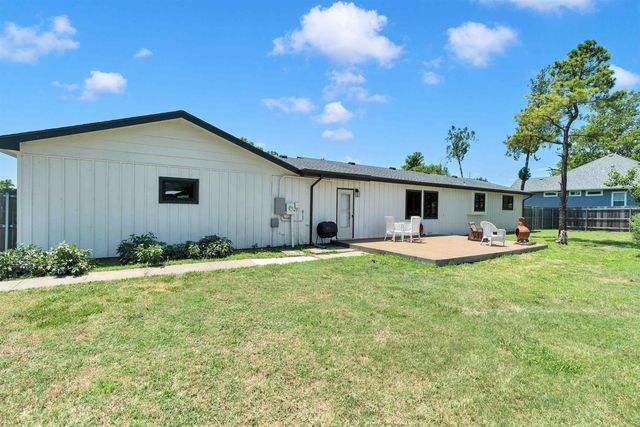 206 E Hamlin, Andover, KS 67002