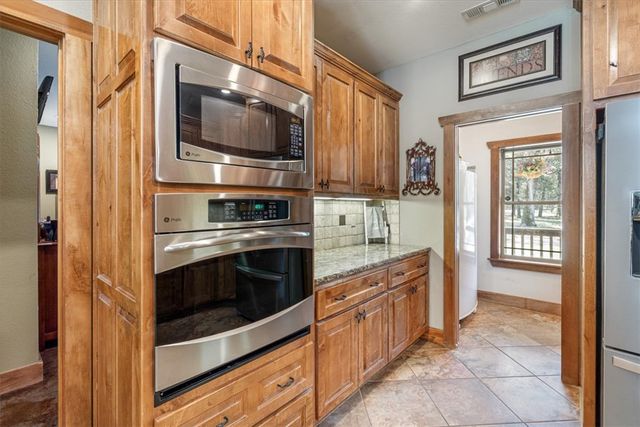 22624 Marsh Road, Siloam Springs, AR 72761