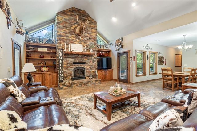22624 Marsh Road, Siloam Springs, AR 72761