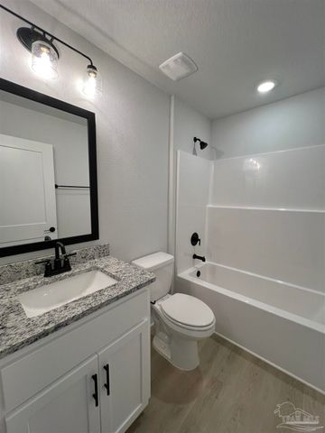 3327 Bliss Ln 12E, Cantonment, FL 32533