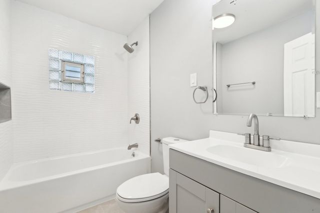 17304 LATHROP Avenue, East Hazel Crest, IL 60429