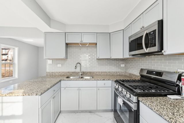 17304 LATHROP Avenue, East Hazel Crest, IL 60429