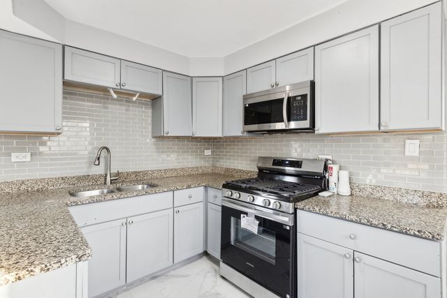17304 LATHROP Avenue, East Hazel Crest, IL 60429