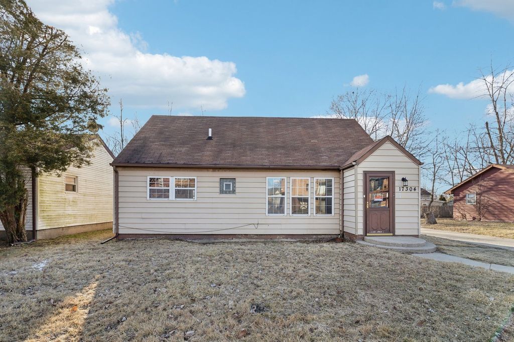 17304 LATHROP Avenue, East Hazel Crest, IL 60429