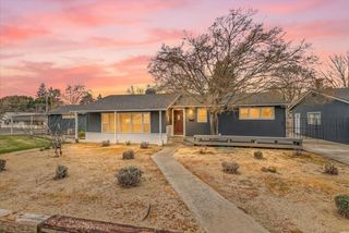 201 N Keene Way Drive, Medford, OR 97504