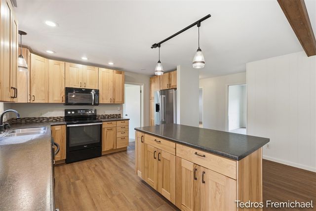 2423 Ridgefield Road, Portage, MI 49024