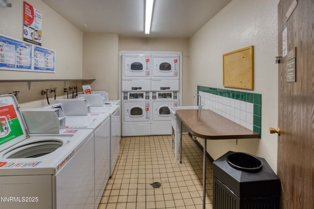 2450 Lymbery Street APT 213, Reno, NV 89509