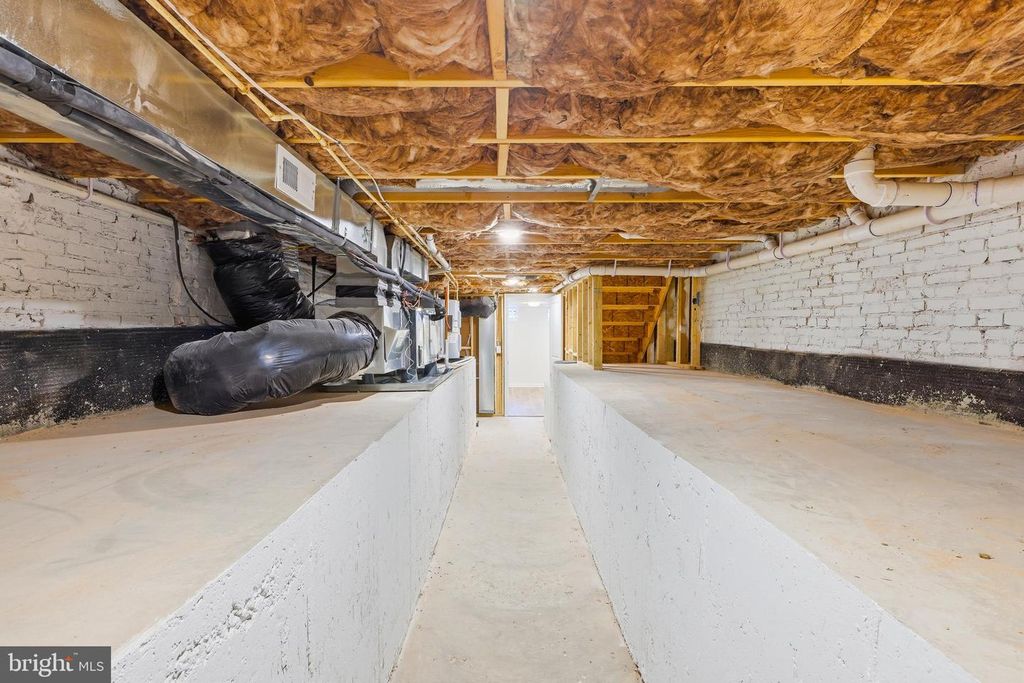 Image 23 of property listing at 1307 N BROADWAY, Baltimore, MD 21213
