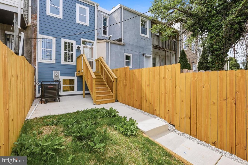 Image 26 of property listing at 1307 N BROADWAY, Baltimore, MD 21213