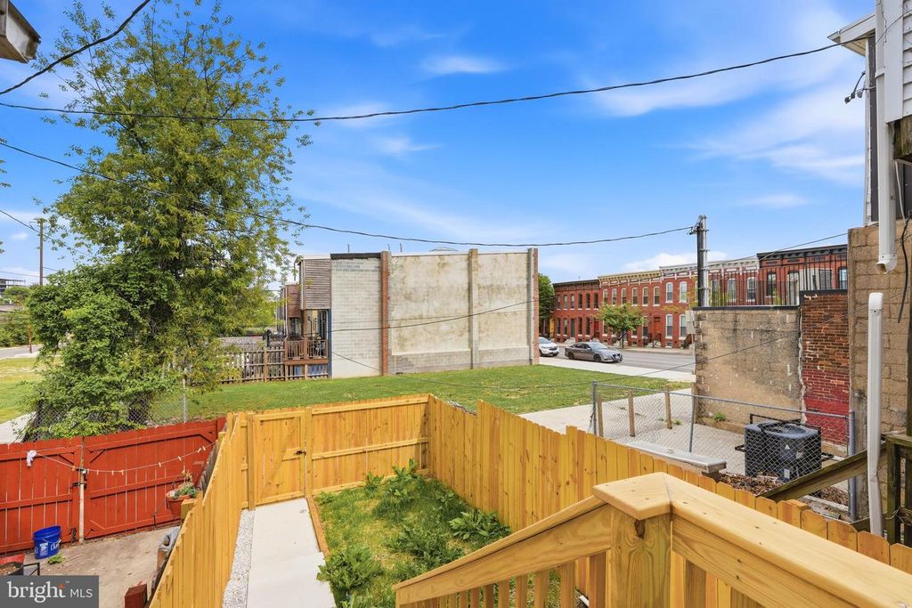 Image 28 of property listing at 1307 N BROADWAY, Baltimore, MD 21213