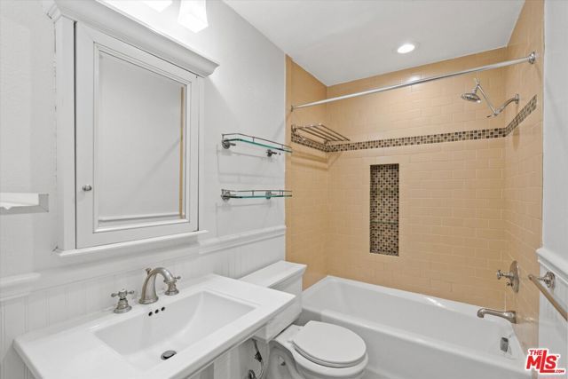 12321 Ocean Park Boulevard 2, Los Angeles, CA 90064