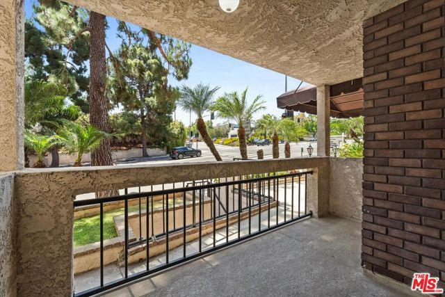 12321 Ocean Park Boulevard 2, Los Angeles, CA 90064