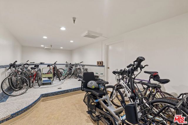 12321 Ocean Park Boulevard 2, Los Angeles, CA 90064