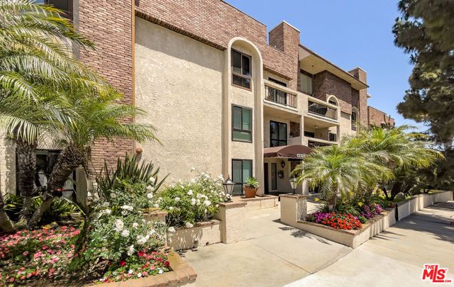 12321 Ocean Park Boulevard 2, Los Angeles, CA 90064