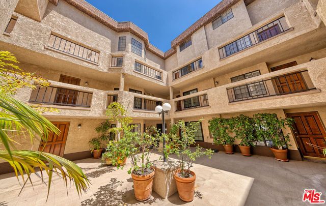 12321 Ocean Park Boulevard 2, Los Angeles, CA 90064