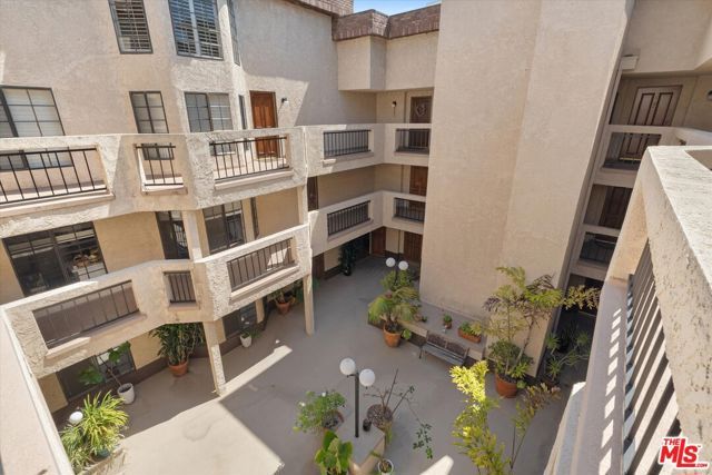 12321 Ocean Park Boulevard 2, Los Angeles, CA 90064
