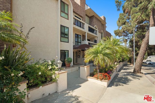 12321 Ocean Park Boulevard 2, Los Angeles, CA 90064