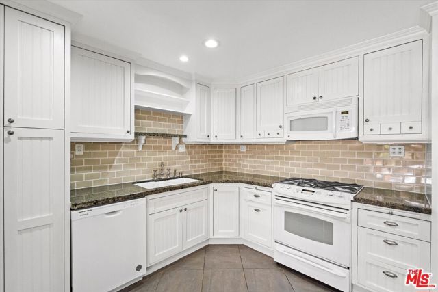 12321 Ocean Park Boulevard 2, Los Angeles, CA 90064