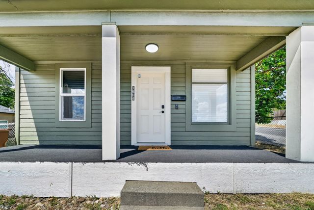 1604 W Maxwell Ave, Spokane, WA 99202