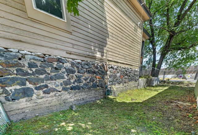 1604 W Maxwell Ave, Spokane, WA 99202