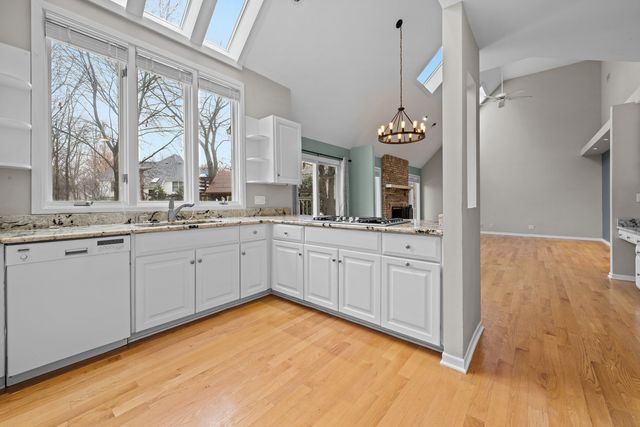 1627 Sauk Drive, Batavia, IL 60510