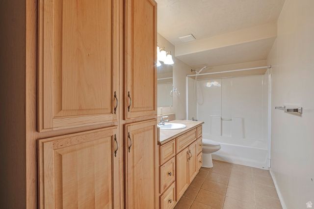 2895 N 2225 ST, Layton, UT 84040