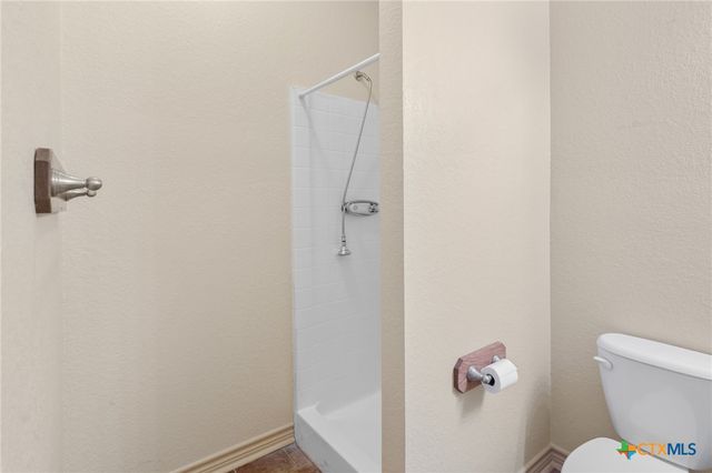 117 Sunset Way, Port Lavaca, TX 77979