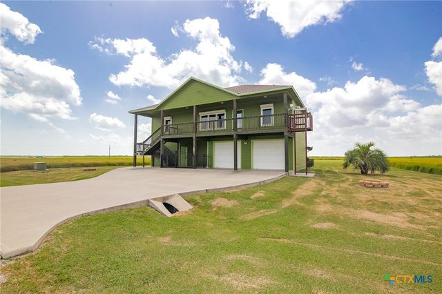 117 Sunset Way, Port Lavaca, TX 77979