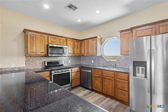 117 Sunset Way, Port Lavaca, TX 77979