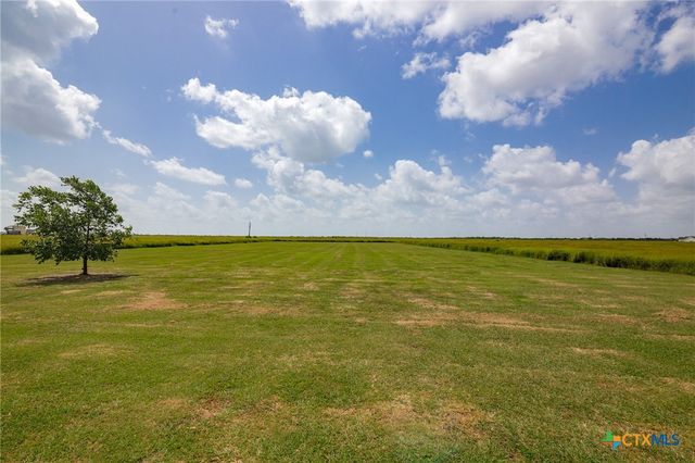 117 Sunset Way, Port Lavaca, TX 77979