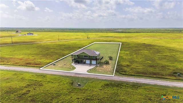117 Sunset Way, Port Lavaca, TX 77979
