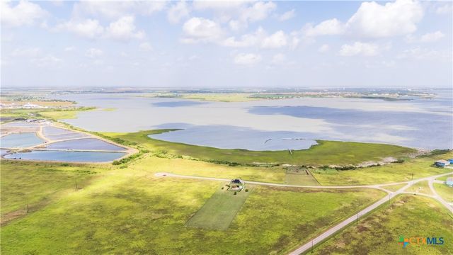 117 Sunset Way, Port Lavaca, TX 77979