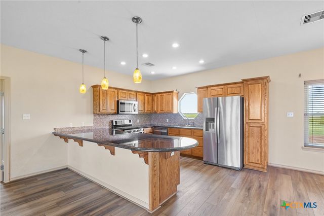 117 Sunset Way, Port Lavaca, TX 77979