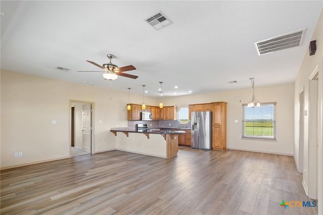 117 Sunset Way, Port Lavaca, TX 77979