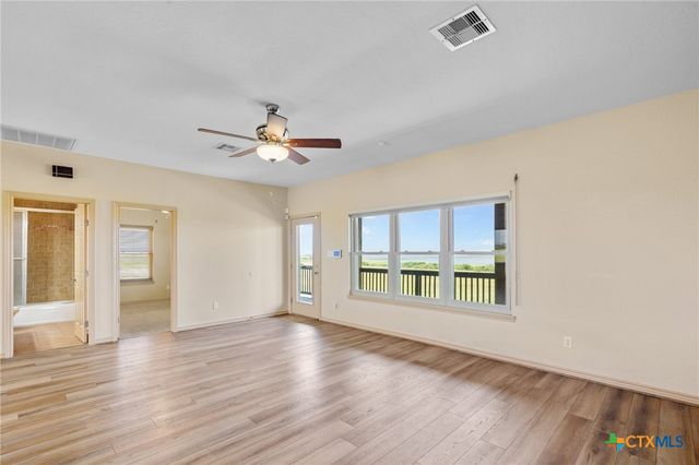 117 Sunset Way, Port Lavaca, TX 77979