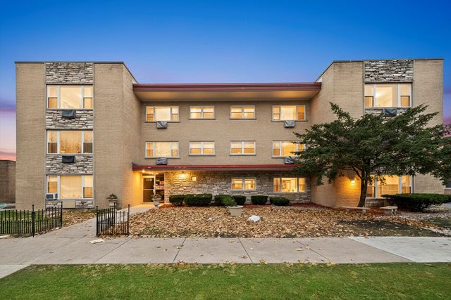 415 S Maple Avenue 202, Oak Park, IL 60302