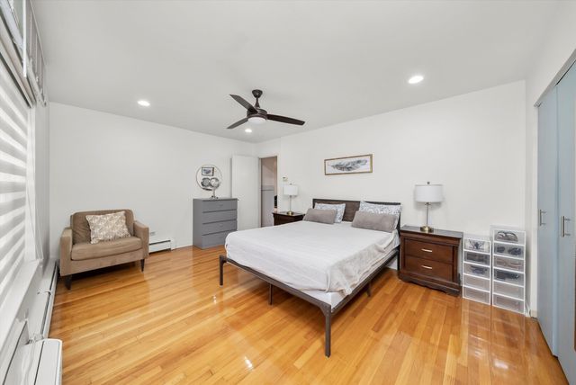 415 S Maple Avenue 202, Oak Park, IL 60302