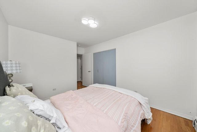 415 S Maple Avenue 202, Oak Park, IL 60302