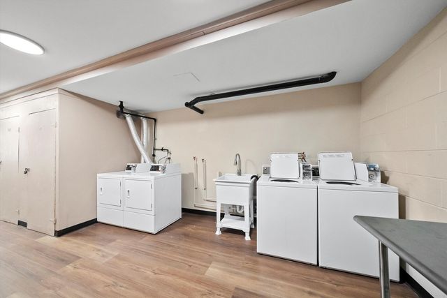 415 S Maple Avenue 202, Oak Park, IL 60302