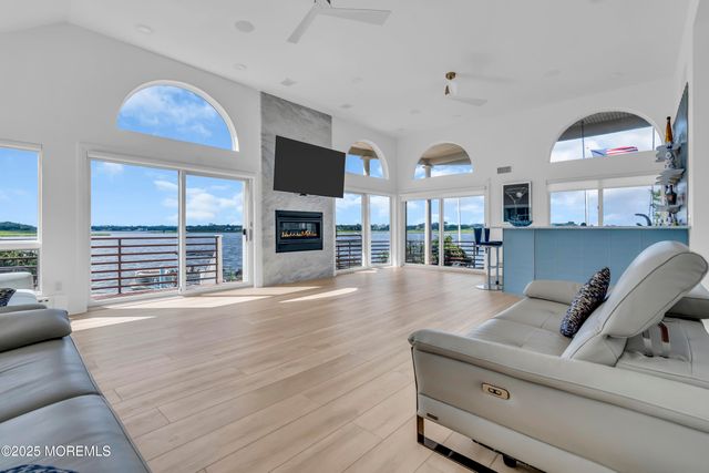 1 Island View Way, Sea Bright, NJ 07760