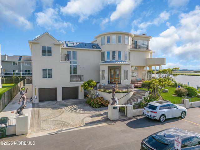 1 Island View Way, Sea Bright, NJ 07760